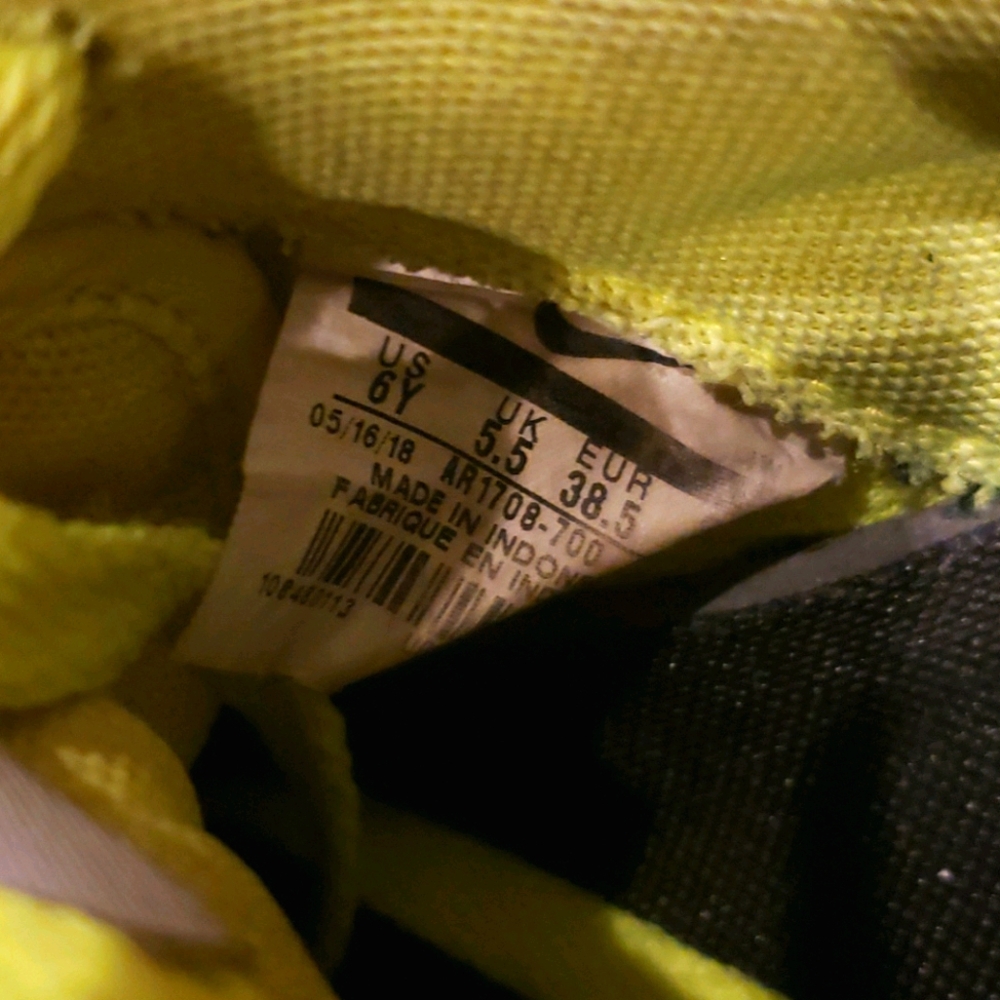 Nike Air Sneakers (6 youth/ 8womens ) - Picture 5 of 5